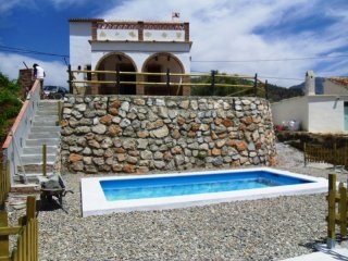 2 bedroom, 2 bathroom Villa, (build 90..