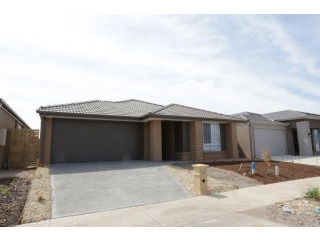 Brand New 4 Bedroom House in a Great..