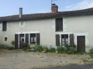 Detached 3 Bedroom Stone House