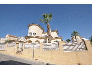 6 Beds Large Family Executive Residence..
