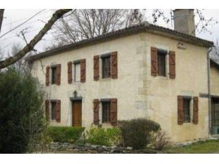 House In Hamlet With Garage
