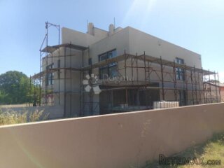 Novogradnja - 127,5m2 s bazenom i krovnom terasom