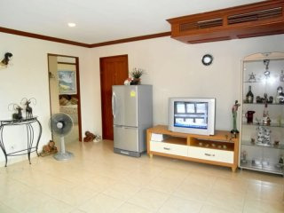 2 bedroom condo on top of Pratumnak..