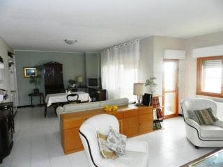 3 Bedrooms - Attic - For Sale