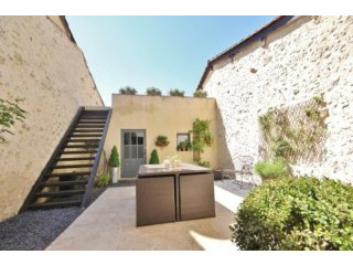 Superb Town House with 4 bedrooms fully..