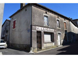 Building To Renovate Completely - In..