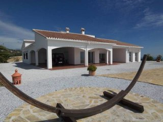 3 bedroom, 3 bathroom Villa, (build 297..