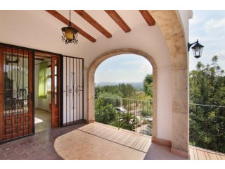 8 bedroom 4 bathroom Villa Close to..