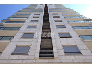 4 Bedroom Apartment in Green Area with..