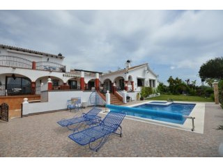 4 Bedrooms - Villa - Malaga - For Sale