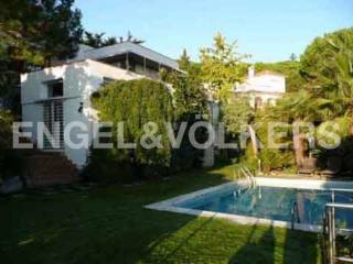 Minimalist House & views in Barcelona..