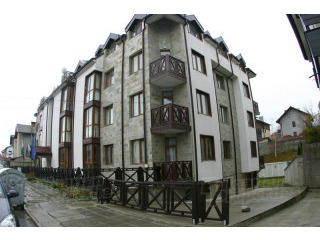 Furnished 1- And 2-Bedroom Luxury..