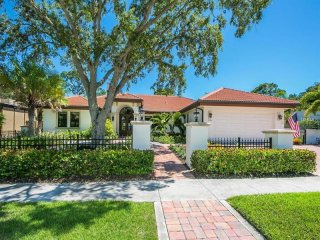 4 bedroom House For Sale: 1836 Clematis..