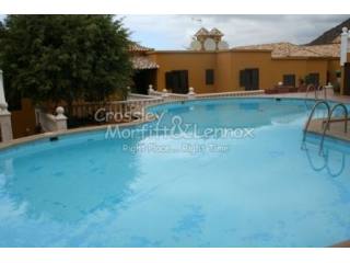 3 bedroom Apartment property for sale..