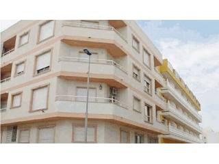 A SPACIOUS 3 BED2BATH APARTMENT