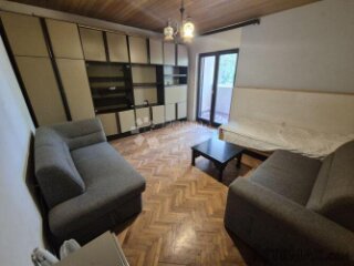 VODNJAN – PROSTRANI STAN ZA RENOVACIJU S VELIKOM TERASOM I P