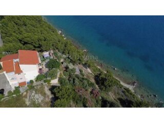 JEDINSTVENA PRILIKA – PROSTRANI ČETVEROSOBNI STAN S ČETIRI B