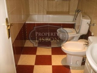 5 Bed Lisbon Apartment in Nossa Senhora
