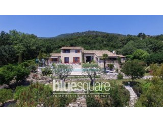 Beautiful bastide with a superb sea view