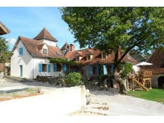 Meyssac (19) - For sale superb ensemble..