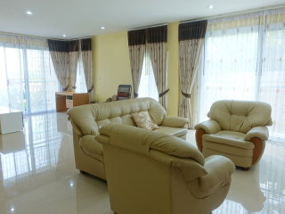 Newly upgraded 3 bedroom house in..