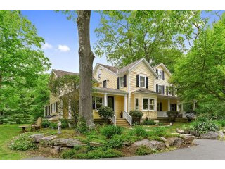 4 bedroom House For Sale: 218 Elmwood..