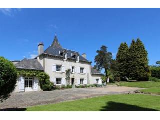 6 bedroom Character For Sale: 23400..
