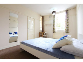 Single with double bed near Shepherds..