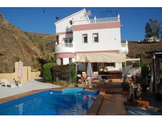Villa for Sale in Arenas 320.000..