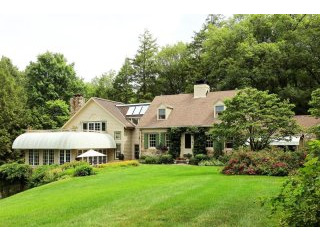 3 bedroom House For Sale: 1 High Road..