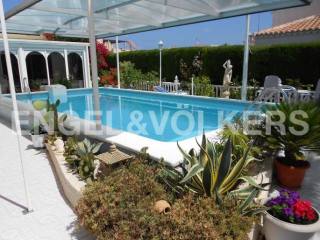 MAGNIFICENT VILLA IN TORRETA..