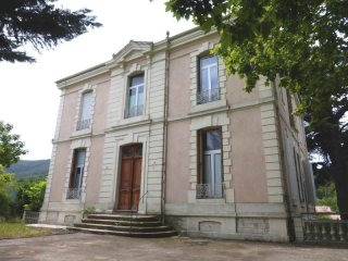 4 Bedroom Village House With Pretty..