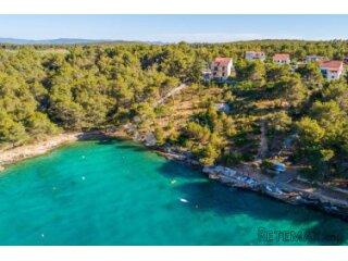 Kuća u prekrasnoj uvali- Milna,Brač