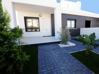 2 beds, 2 baths new bungalow in Los..