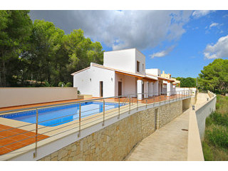 3 Bedrooms - Villa - For Sale