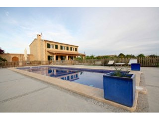 Nice country house near to several..