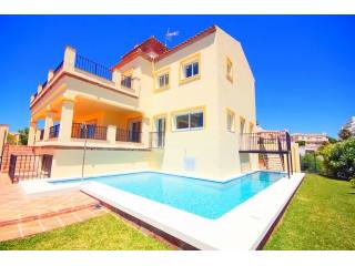 5 Bedrooms - Villa - Malaga - For Sale