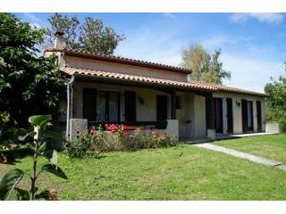Modern property within walking distance..