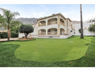 4 Bedroom Detached Villa Sea Views..