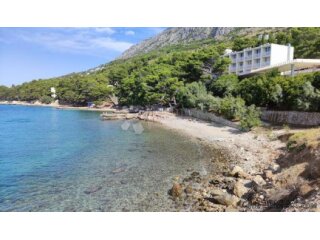 Građevna parcela na Omiškoj rivijeri s otvorenim pogledom na