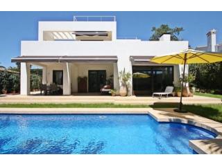 VILLA FOR SALE IN MARBESA