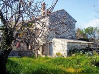 Istarska kuća za adaptaciju na parceli od 780 m2