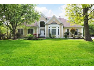 3 bedroom House For Sale: 13 Manor Pond..