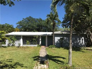 4 bedroom House For Sale: 401 Ridgewood..
