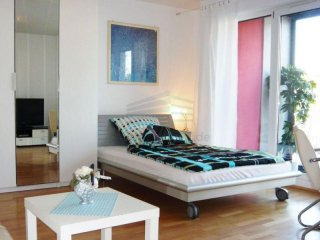 Grosszugiges 1-Zimmer Apartment in..