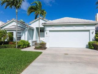 3 bedroom House For Sale: 900 Saint..
