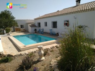 Country Houses For Sale In Velez-Rubio