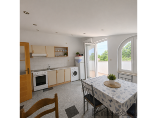 OTOK KRK, okolica grada Krka apartman na prodaju