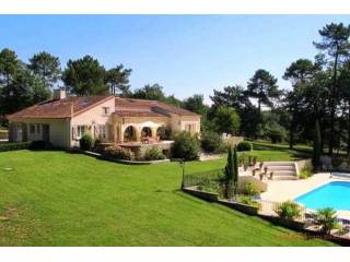 Sauveterre de Guyenne (33) - For sale..