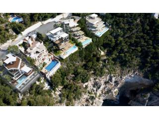 Impressive New Build Fantastic Location..